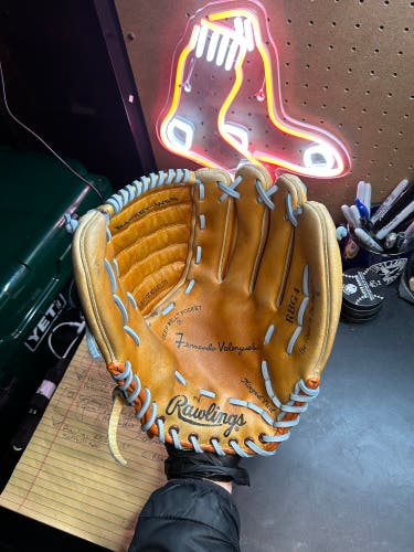 Rawlings RBG4 Softball Glove RHT, 12” (Conditioned & Relaced in Carolina Blue)