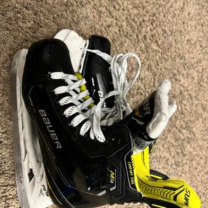 Bauer Supreme M4 Hockey Skates Regular Width Size 5.5 (Used)