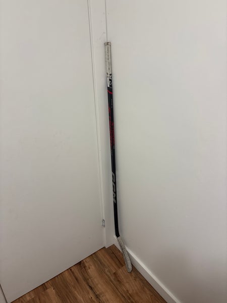 Intermediate CCM JetSpeed FT660 Left Hand Hockey Stick P29 65 Flex (Used)