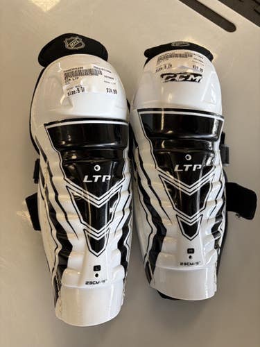 Used CCM LTP Youth Shin Guards White 9" 11860-S000305348