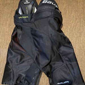 Intermediate Large Bauer Vapor Hyperlite Hockey Pants (Used)