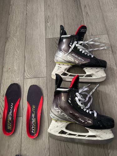 Bauer Vapor Hyperlite Hockey Skates Size 5.5 Fit 3