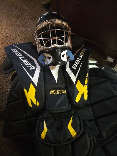 Large Bauer Helmet (Used)