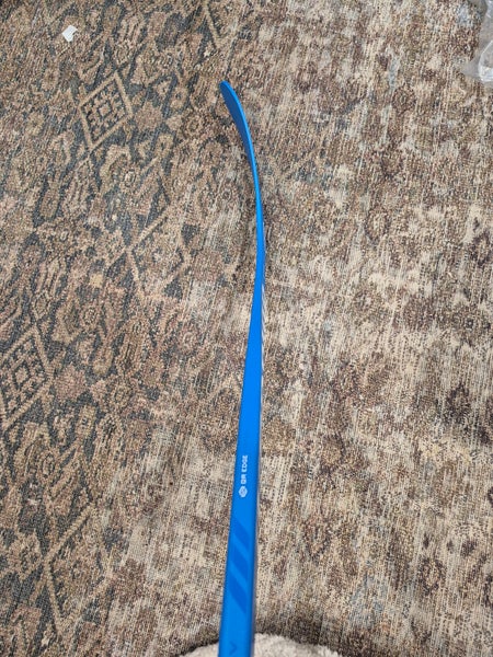 Junior Warrior Covert QR6 Right Handed Hockey Stick W28 30 Flex (New)