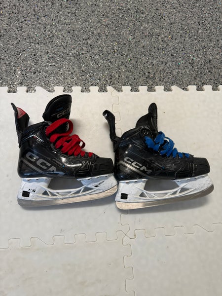 CCM Hockey Skates Regular Width Size 5 (Used)