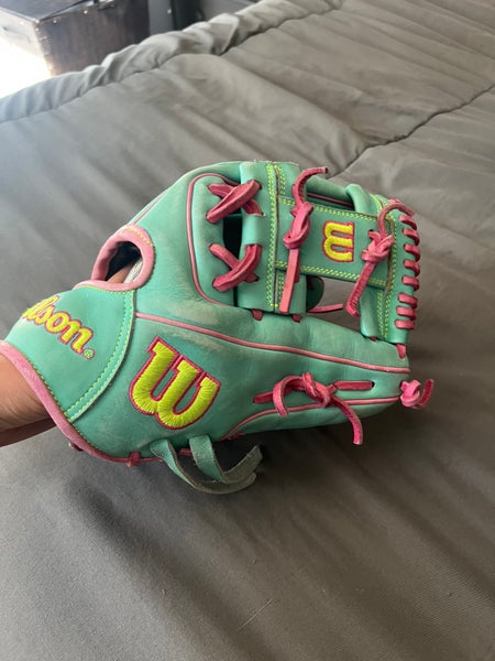 2023 Wilson A2000 RH Infield Baseball Glove 11.5" (Used)