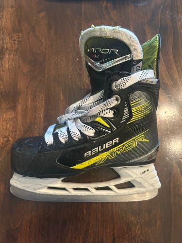 2023 Bauer Vapor X4 Hockey Skates Regular Width 13 (Used)