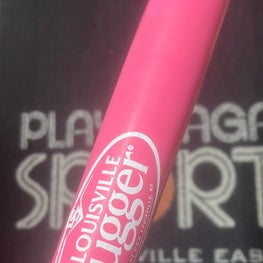 Used Louisville Slugger GENUINE PINK BB/SB Wood Bat 33" 11497-S000156031