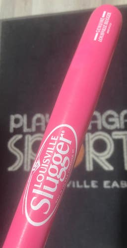 Used Louisville Slugger GENUINE PINK BB/SB Wood Bat 33" 11497-S000156031