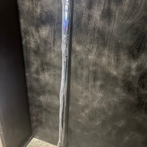 Senior Bauer Vapor Flylite Right Handed Hockey Stick P92 77 Flex (New)