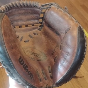 Wilson A0905 3XCM adult catchers mitt 32 3/4" rt hnd throw baseball glove