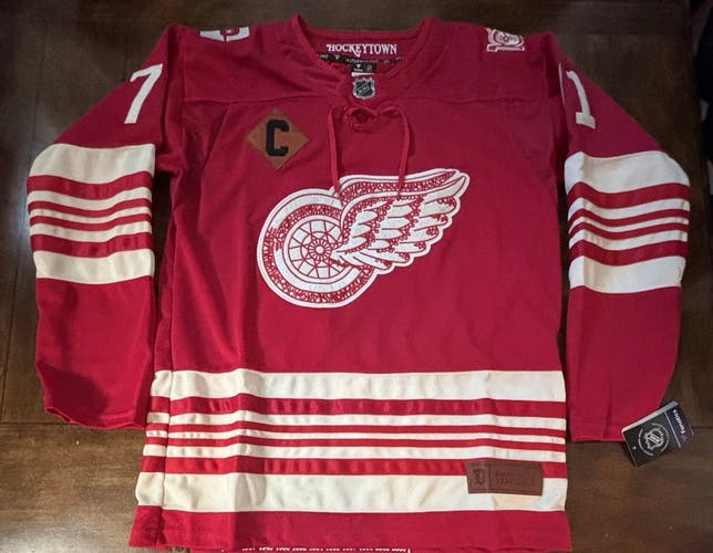 Detroit Red Wings Dylan Larkin #71 100 Year Centennial Jersey Adult Large (52)