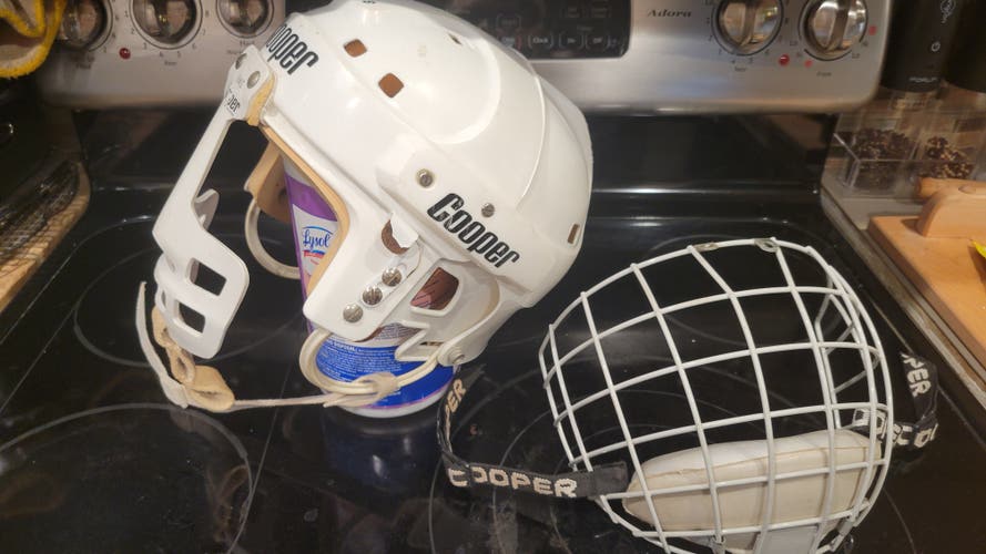 Mint Cooper SK2000 S hockey Helmet gladiator mode(Used)