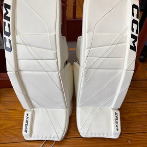 33" CCM EFlex 6 Goalie Leg Pads (New)