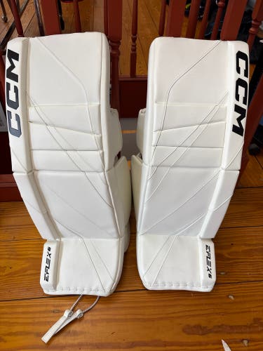 33" CCM EFlex 6 Goalie Leg Pads (New)