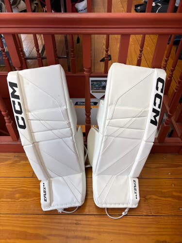 32" CCM EFlex 6.9 Goalie Leg Pads (New)