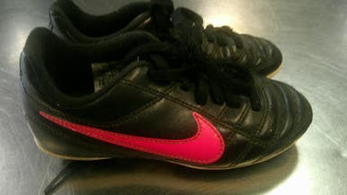 Used Nike Soccer Cleats Pink Youth 11.0 11868-S000067889