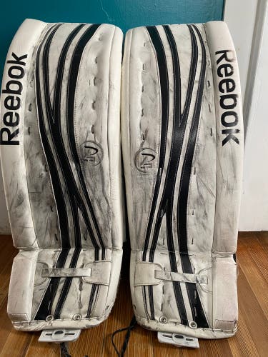 34" Reebok Premier 4 Pro Goalie Leg Pads (Used)