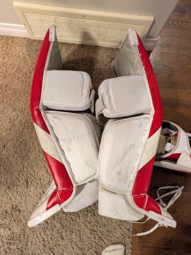34" Bauer Hyperlite 2 Regular Goalie Full Set Pro Stock (Used)