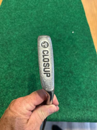 Golf Chipper: Stan Thompson "Closup" golf chipper.