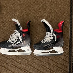 Bauer Vapor 5x Pro Hockey Skates Narrow Width 6.5 (Used)