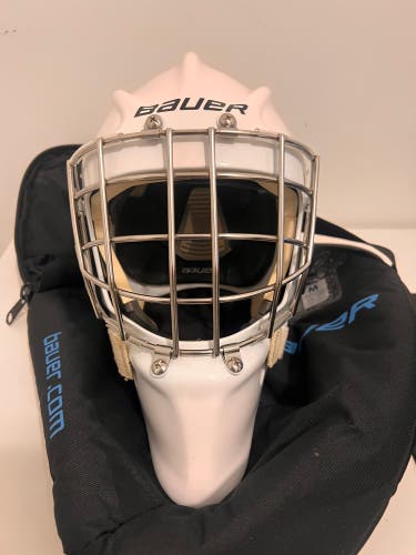Senior Medium Bauer 960 Goalie Mask (Used)