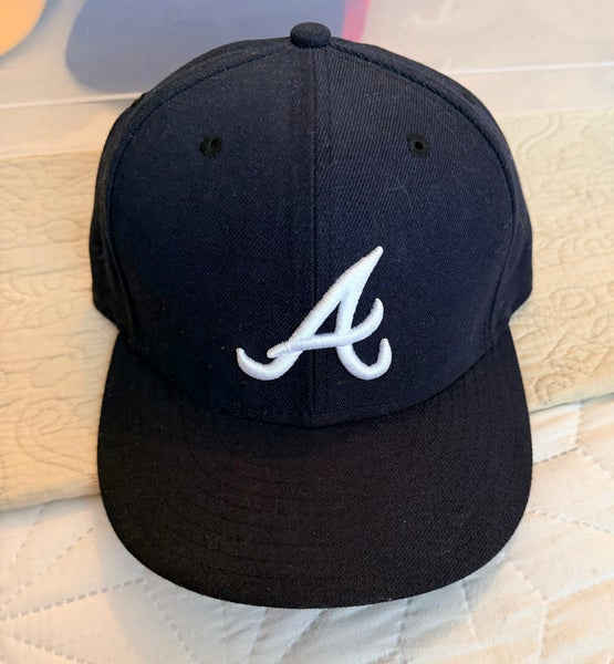 Atlanta Braves Men's 7 1/8 New Era Hat (Used)