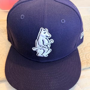 Chicago Cubs Men's 7 1/8 New Era Hat (Used)