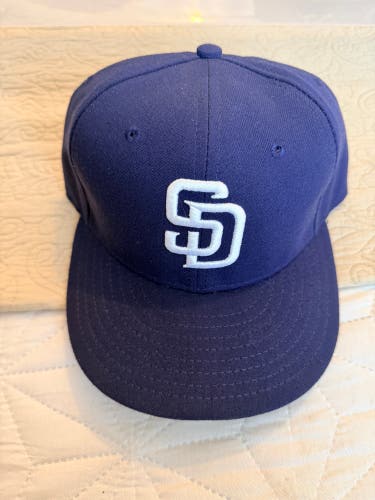 San Diego 7 1/4 New Era MLB Hat (Used)