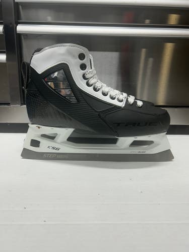 True Custom SVH Pro Goalie Skate Size 8 Regular Width (New) OHL Pro Stock