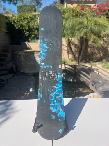 Burton Cruzer V Rocker Snowboard Without Bindings 139 cm (Used)