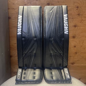 35" Vaughn SLR4 Pro Carbon Goalie Leg Pads (Used)