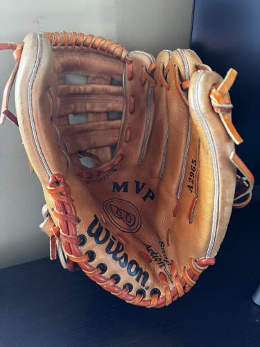 Wilson MVP Series RH Baseball Glove 11" (Used) Steerhide Leather