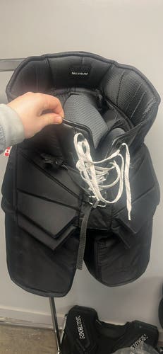 Senior Medium Vaughn SLR4 Pro Carbon Hockey Goalie Pants (Used)