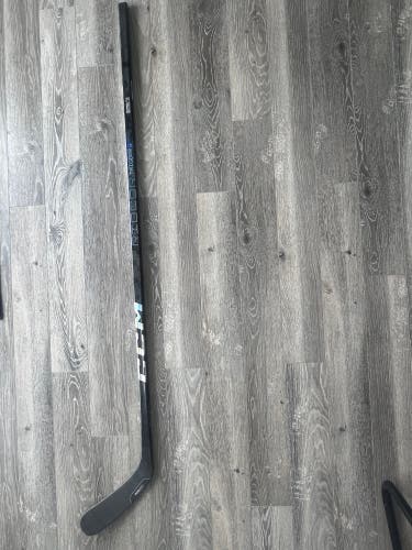 Senior CCM Ribcor Trigger 9 Pro Right Handed Hockey Stick P29 70 Flex (New)