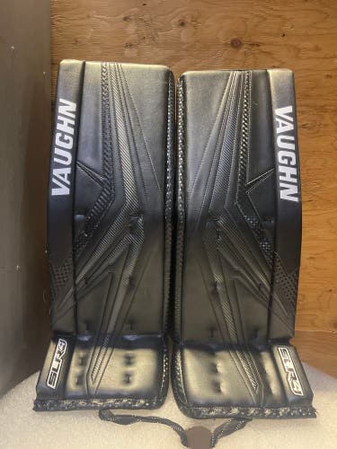 32" Vaughn SLR4 Pro Carbon Goalie Leg Pads (Used)