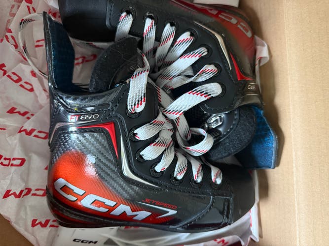 CCM JetSpeed FT2 Youth Hockey Skates Regular Size 10 Youth (Like New)