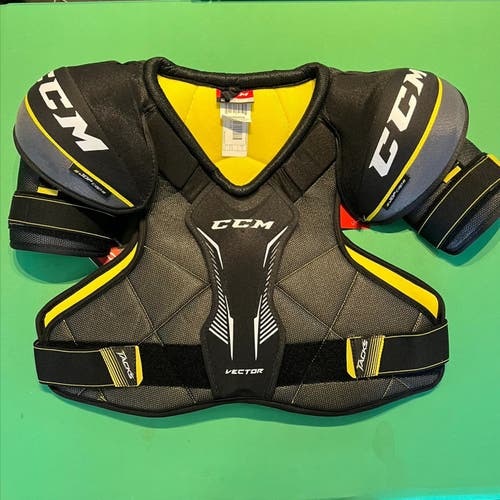 New CCM Vector Shoulder Pads | Senior XL