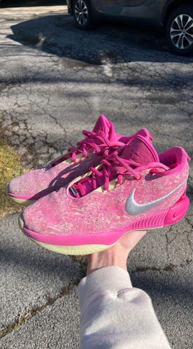 Men's Size M 9.0 (W 10.0) Nike lebron 21 Shoes (Used)