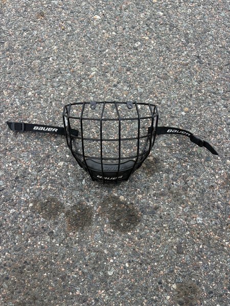 Medium Bauer Re-Akt Cage Full Cage (New)