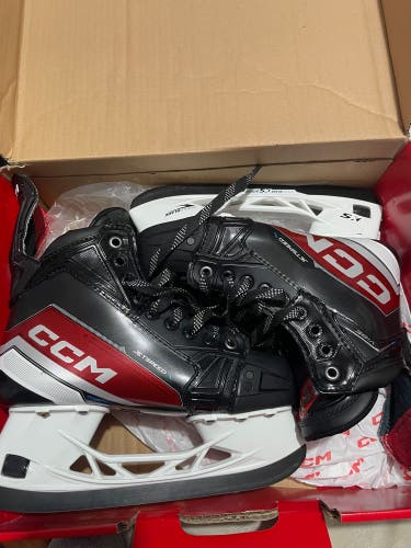 CCM JetSpeed Vibe (SMU) Hockey Skates Size 4 (Used)