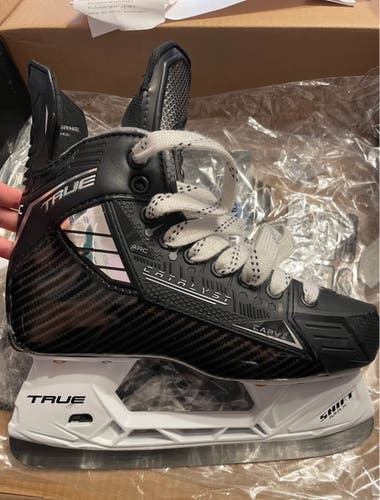 True Catalyst Arc Hockey Skates Wide Width Size 4 (New)