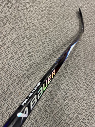 Senior Bauer Vapor Flylite Right Handed Hockey Stick P92 65 Flex (New)