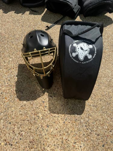 Senior Medium Coveted Mask 905 Pro Goalie Mask (Used)