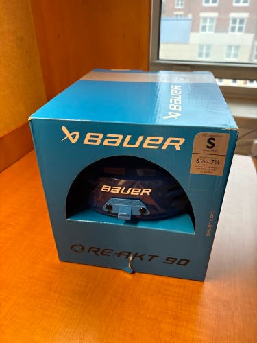 Small Bauer Re-Akt 95 Helmet (New)