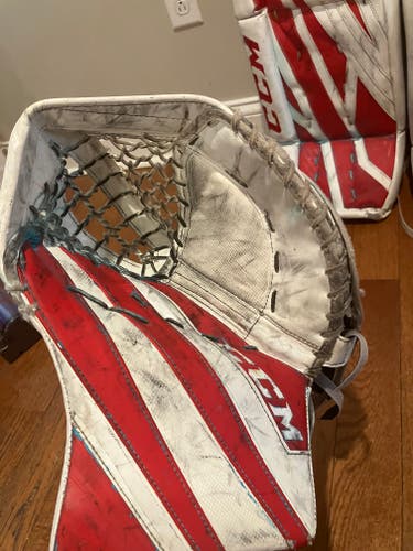 CCM EFLEX 5.9 Intermediate Goalie Glove & Blocker