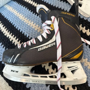 Bauer Supreme Hockey Skates Regular Width 9.5 (Used)