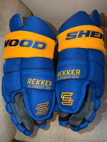Sher-Wood Rekker Legend Pro Gloves 14" (Used)