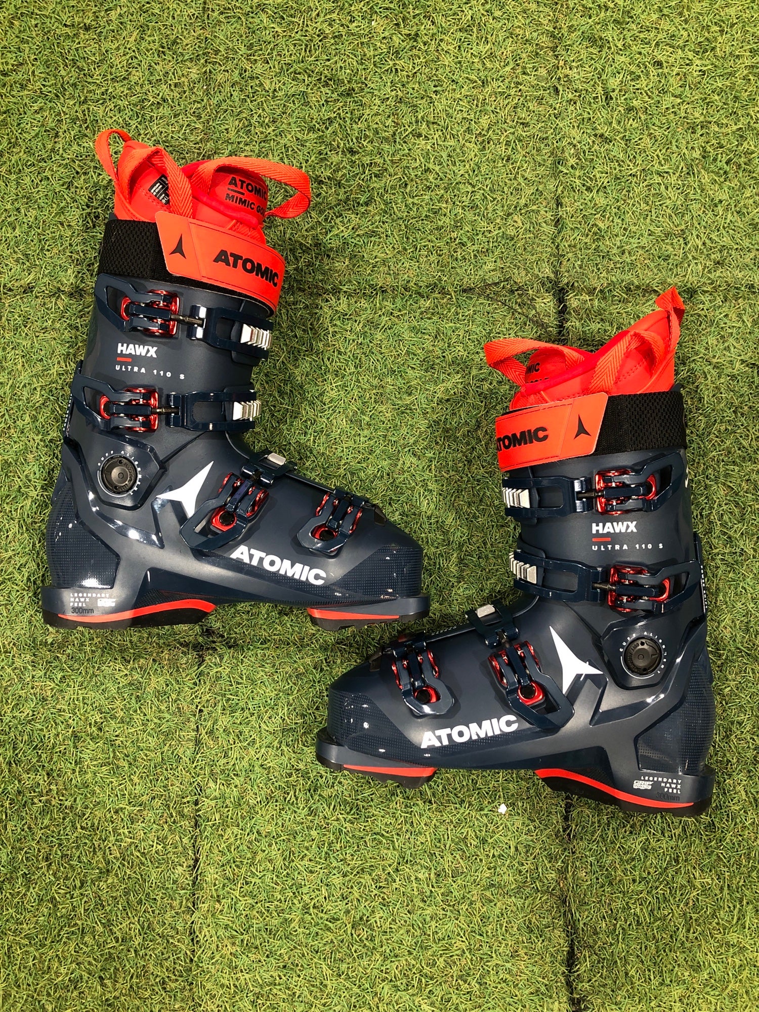 Mondo 26.5 Men's Atomic Hawx 110 S GW Ski Boots Medium Flex (New