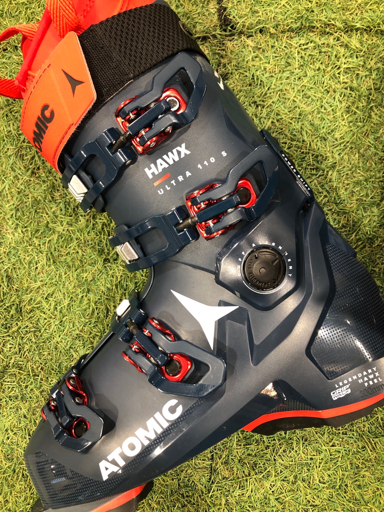 2022 Men's Atomic Hawx Ultra 110 S Ski Boots - Mondo 26 & 26.5